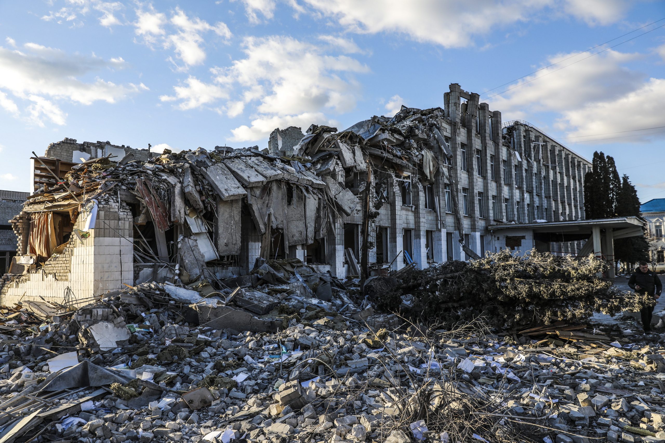Utbombet bygning i Zhutomyr, Ukraina